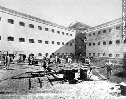 Penitenciaría. Penados trabajando, 1909 - Departamento de Montevideo - URUGUAY. Foto No. 59647