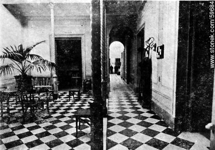 Un hall del Sanatorio, 1910 - Departamento de Montevideo - URUGUAY. Foto No. 59684