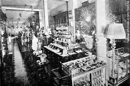 Bazar Imperial, 1910 - Departamento de Montevideo - URUGUAY. Foto No. 59674