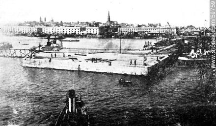 Muelle A con terraplén. Puerto de Montevideo, 1910 - Departamento de Montevideo - URUGUAY. Foto No. 59759