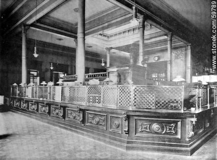 Interior del Banco de la República, 1910 - Departamento de Montevideo - URUGUAY. Foto No. 59789