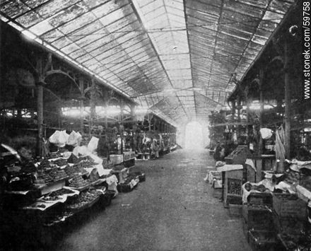 Interior del Mercado Central, 1910 - Departamento de Montevideo - URUGUAY. Foto No. 59758