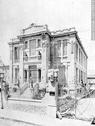 La filantropía en Uruguay: edificio de la liga anti-tuberculosa, 1910 - Departamento de Montevideo - URUGUAY. Foto No. 59816
