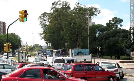 Avenida Italia y Albo - Departamento de Montevideo - URUGUAY. Foto No. 60186