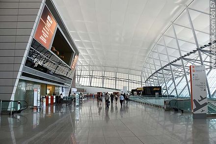Primer piso del aeropuerto - Departamento de Canelones - URUGUAY. Foto No. 60157