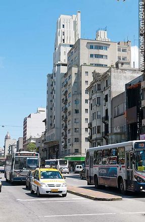 Bifurcation betwee 18 de Julio Ave. and Constituyente Ave. - Department of Montevideo - URUGUAY. Photo #60419
