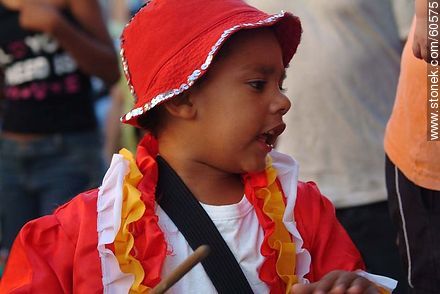 Candombero child ready for the parade - Department of Montevideo - URUGUAY. Photo #60575