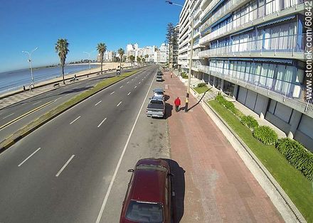 Pocitos beach and Rambla Rep. del Perú.  - Department of Montevideo - URUGUAY. Photo #60842