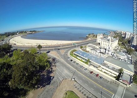 Edificio Mercosur y casino municipal. Playa Ramírez - Departamento de Montevideo - URUGUAY. Foto No. 60892
