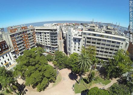 Foto aérea de la Plaza Zabala - Departamento de Montevideo - URUGUAY. Foto No. 61258