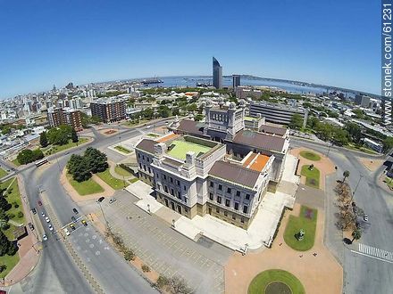Foto aérea del Palacio Legislativo - Departamento de Montevideo - URUGUAY. Foto No. 61231