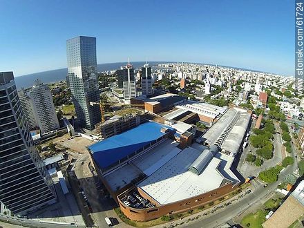 Foto aérea de las torres del WTC y Montevideo Shopping - Departamento de Montevideo - URUGUAY. Foto No. 61724