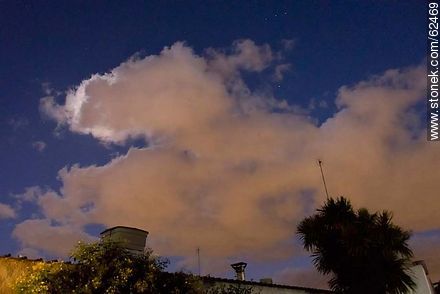 La luna entre las nubes de la noche -  - IMÁGENES VARIAS. Foto No. 62469