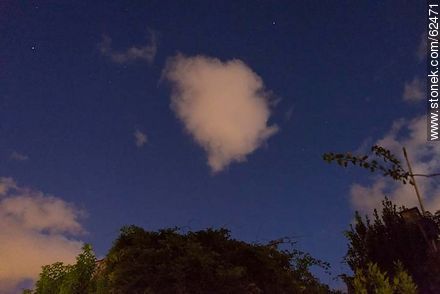 Nubes en la noche -  - IMÁGENES VARIAS. Foto No. 62471