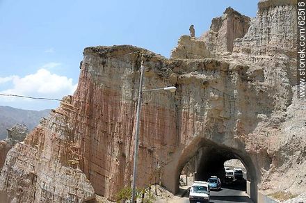 Pasajes de la ruta a través de los cerros - Bolivia - Otros AMÉRICA del SUR. Foto No. 62516