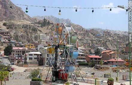 Carrusel, rueda gigante en un nuevo barrio paceño - Bolivia - Otros AMÉRICA del SUR. Foto No. 62529