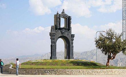 Mirador Killi Killi en el barrio Villa Pabón. Monumento en forma de ciudadela - Bolivia - Otros AMÉRICA del SUR. Foto No. 62702