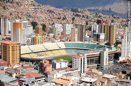 Vista aérea de la capital desde el mirador Killi Killi. Estadio Hernando Siles - Bolivia - Otros AMÉRICA del SUR. Foto No. 62661