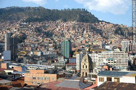 Vista de cúpulas, edificios, casas y montañas - Bolivia - Otros AMÉRICA del SUR. Foto No. 62840