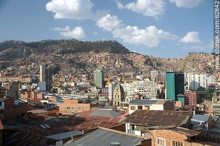Vista de cúpulas, edificios, casas y montañas - Bolivia - Otros AMÉRICA del SUR. Foto No. 62842