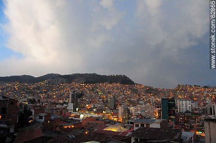 Vista de edificios, montañas, casas - Bolivia - Otros AMÉRICA del SUR. Foto No. 62865