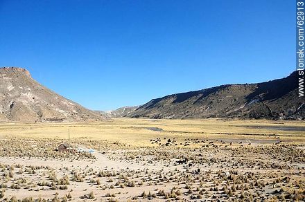 Paisajes montañosos del altiplano boliviano en Ruta 4 - Bolivia - Otros AMÉRICA del SUR. Foto No. 62913