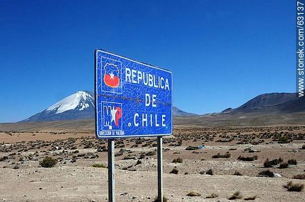 Poster announcing the entry into Chilean territory - Chile - Others in SOUTH AMERICA. Photo #63137