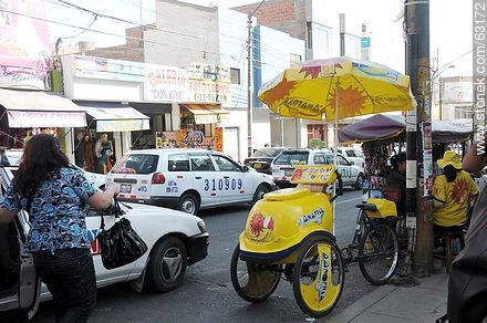 Ice Cream tricycle, taxis in A. Leguia street - Perú - Others in SOUTH AMERICA. Photo #63172