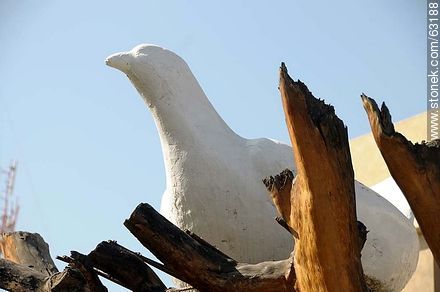 Paloma blanca tallada en madera - Perú - Otros AMÉRICA del SUR. Foto No. 63188