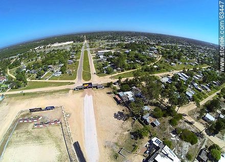 Vista aérea desde el Autódromo Víctor Borrat Fabini en El Pinar - Departamento de Canelones - URUGUAY. Foto No. 63447