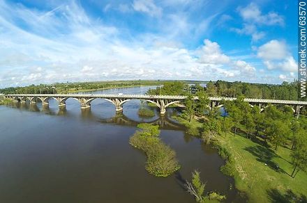 Aerial photo of the bridge on Route 5 on the Río Negro - Tacuarembo - URUGUAY. Photo #63570