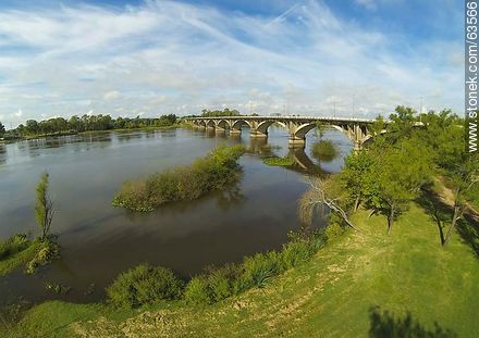 Aerial photo of the bridge on Route 5 on the Río Negro - Tacuarembo - URUGUAY. Photo #63566