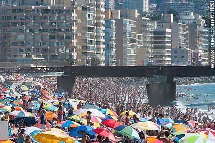 Crowded beach in Viña del Mar - Chile - Others in SOUTH AMERICA. Photo #63863