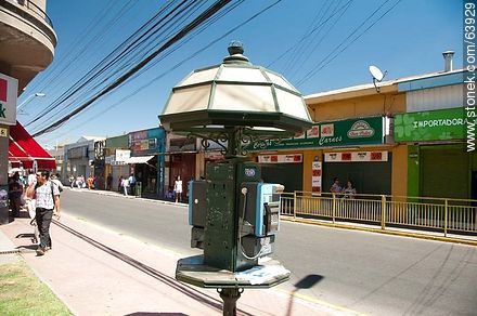 Cabinas telefónicas en la calle Freire - Chile - Otros AMÉRICA del SUR. Foto No. 63929