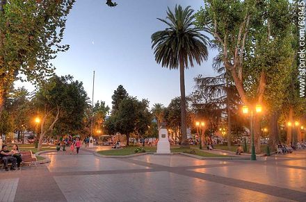 Plaza de Armas de Quillota al atardecer - Chile - Otros AMÉRICA del SUR. Foto No. 63945