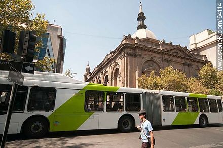 Double bus double in front of the Cathedral of Santiago - Chile - Others in SOUTH AMERICA. Photo #64114