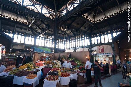 Oferta de frutas y hortalizas en el Mercado Central - Chile - Otros AMÉRICA del SUR. Foto No. 64251