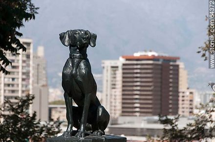 Escultura de un perro en el Cerro Santa Lucía - Chile - Otros AMÉRICA del SUR. Foto No. 64372