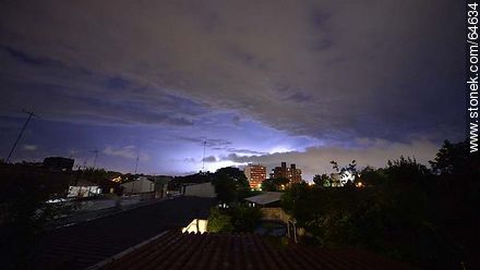 Thunderstorm in Montevideo - Department of Montevideo - URUGUAY. Photo #64634
