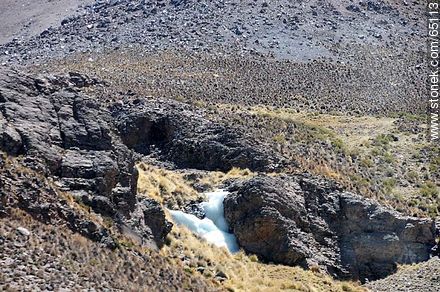 Restos de hielo del deshielo primaveral - Chile - Otros AMÉRICA del SUR. Foto No. 65113