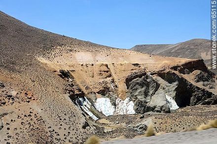 Restos de hielo del deshielo primaveral - Chile - Otros AMÉRICA del SUR. Foto No. 65115
