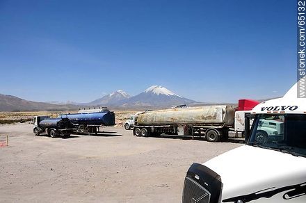 Chucuyo checkpoint. Altitude: 4400m - Chile - Others in SOUTH AMERICA. Photo #65132