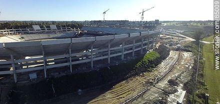 Foto aérea del avance de obra de construcción del estadio del Club A. Peñarol al 15 de agosto de 2015 -  - URUGUAY. Foto No. 65009
