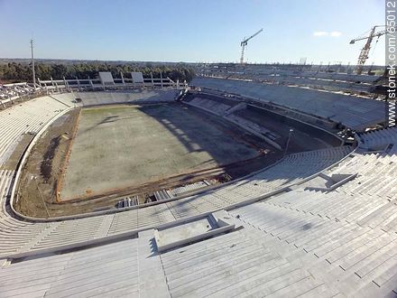 Foto aérea del avance de obra de construcción del estadio del Club A. Peñarol al 15 de agosto de 2015 -  - URUGUAY. Foto No. 65012