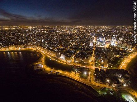 Foto aérea nocturna de las ramblas Rep. del Perú y armenia, edificios y torres - Departamento de Montevideo - URUGUAY. Foto No. 65240