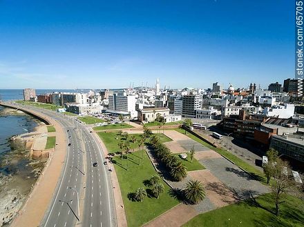 Vista aéreas de las ramblas Francia y Gran Bretaña. Plaza España - Departamento de Montevideo - URUGUAY. Foto No. 65705