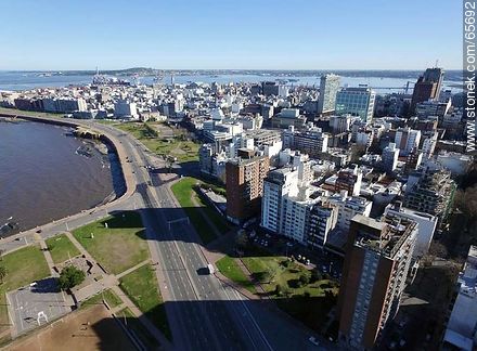 Aerial view of  the quarters Centro and Ciudad Vieja - Department of Montevideo - URUGUAY. Photo #65692