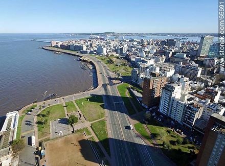 Vista aérea del Centro y Ciudad Vieja - Departamento de Montevideo - URUGUAY. Foto No. 65691