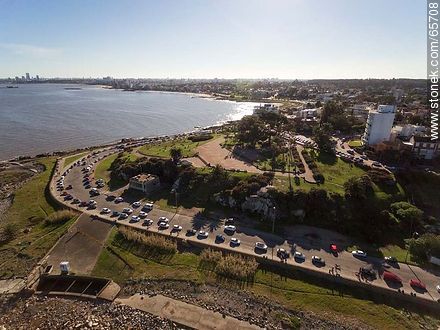 Vista aérea de la plaza Virgilio - Departamento de Montevideo - URUGUAY. Foto No. 65708