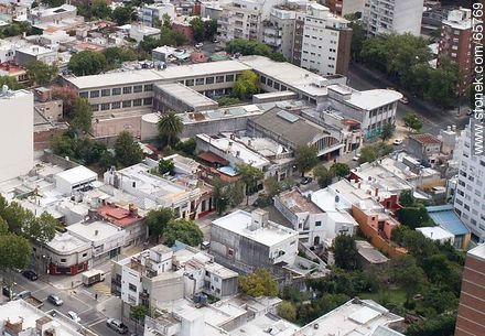 Vista aérea del liceo Juan Zorrilla de San Martín - Departamento de Montevideo - URUGUAY. Foto No. 65769